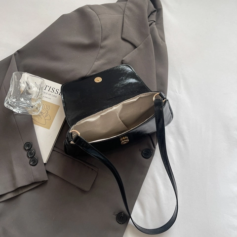 Borsa Baguette Vintage Da Donna Borsa Sottobraccio Pelle PU Finitura Lucida Con Fibbia In Metallo Morsetto Dorata
