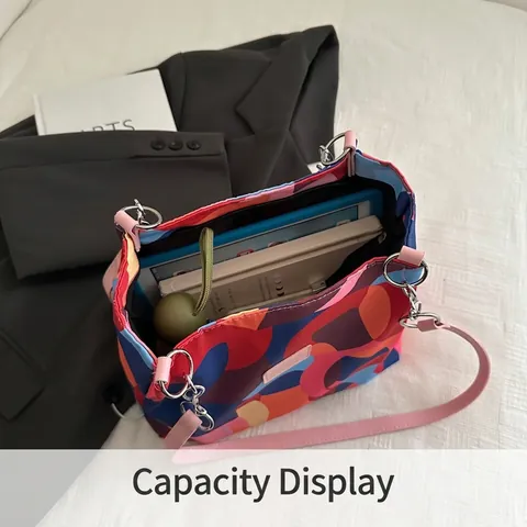Large Capacity Tote Bag Waterproof Nylon Geometric Abstract Print Handbag With Metal Chain Strap For Women