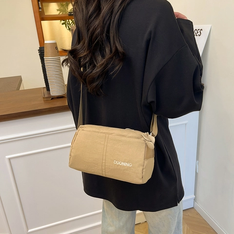 Damen Casual Nylon Schultertasche Große Kapazität Multi Reißverschluss Umhängetasche Pillow Bag Street Fashion Täglich Reise Messenger Bag