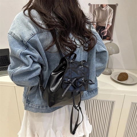 Damen Mode Schleife Mini Rucksack PU Leder Plissee Kordelzug Kleiner Rucksack Für Uni Shopping Eleganter Süßer Mädchen Tasche