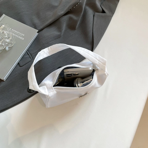 Bolso Minimalista De Axila De Nailon Con Decoración De Mariposa Metálica Estilo Urbano Para Mujer