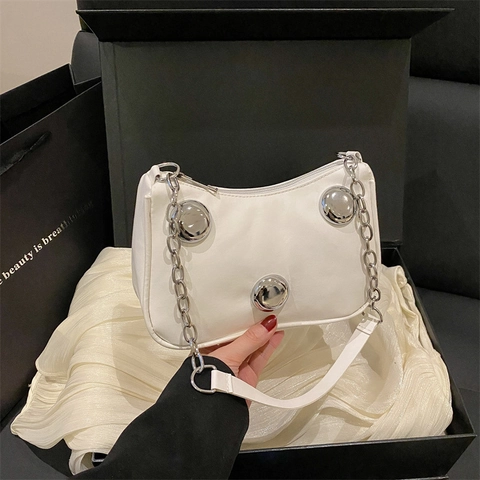 Bolso De Hombro Para Mujer Cuero PU Grandes Esferas Plateadas Remaches Metálicos Correa De Cadena Minimalista Moda Medialuna