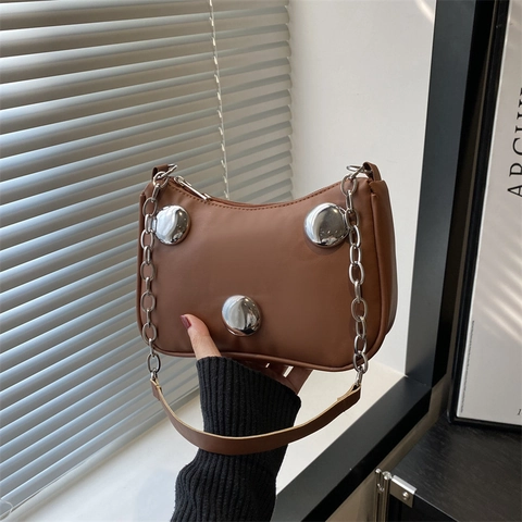 Bolso De Hombro Para Mujer Cuero PU Grandes Esferas Plateadas Remaches Metálicos Correa De Cadena Minimalista Moda Medialuna
