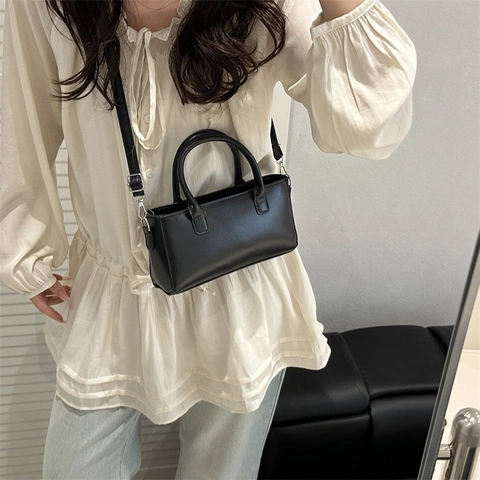 Women Retro PU Leather Crossbody Bag Minimalist Rectangular Handbag With Detachable Shoulder Strap Fashion Letter