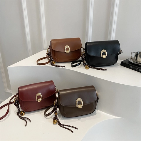 Borsa a Sella da Donna in Pelle PU Con Fibbia a Ferro di Cavallo Dorata Vintage a Spalla Tracolla Piccola Borsa Quadrata per Quotidiano