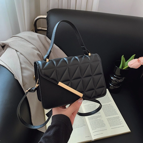 Gesteppte Umhängetasche Für Damen PU Leder Handtasche Mit Griff Quadratische Schultertasche Mit Goldenem Metalldekor