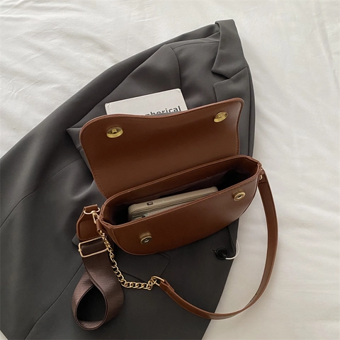 Sac Selle Asymétrique Rétro Pour Femmes Sac À Bandoulière En Similicuir PU Avec Large Sangle En Tissu Et Chaîne En Métal Doré