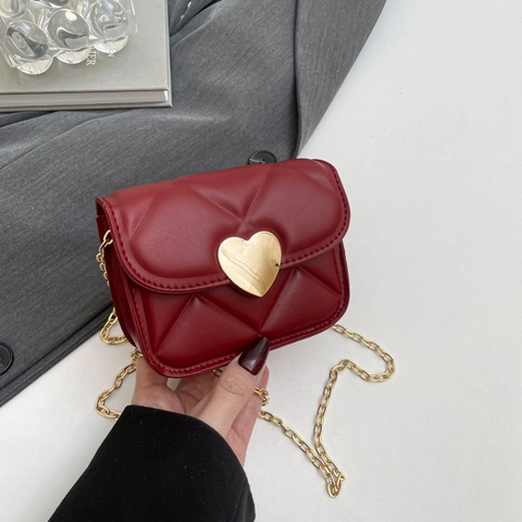 Mini Quilted Crossbody Bag PU Leather Heart Shaped Gold Clasp Chain Strap Small Square Shoulder Bag For Women Fashion