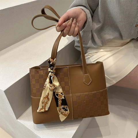 Borsa Tote Da Donna In Pelle PU Motivo A Scacchi Cuciture A Contrasto Con Sciarpa Di Raso Decorativa Borsa A Spalla Vintage