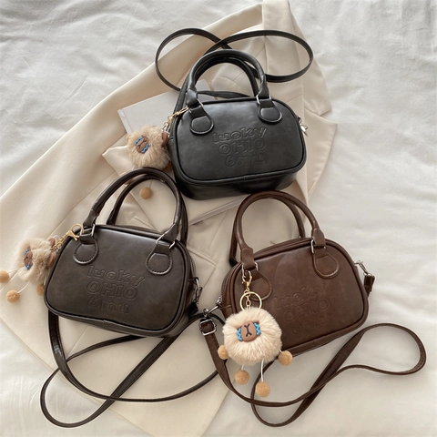 Borsa a Mano Boston in Pelle PU Donna Retrò Moda Coreana Grande Capacità Borsa a Tracolla Con Rilievo E Ciondolo in Peluche