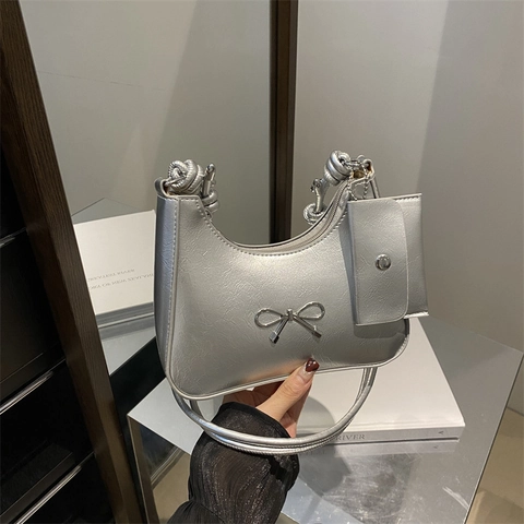 Borsa Hobo Da Donna In Pelle PU Sotto L'ascella Con Fiocco In Metallo E Tracolla A Nodo Mini Pochette Chic