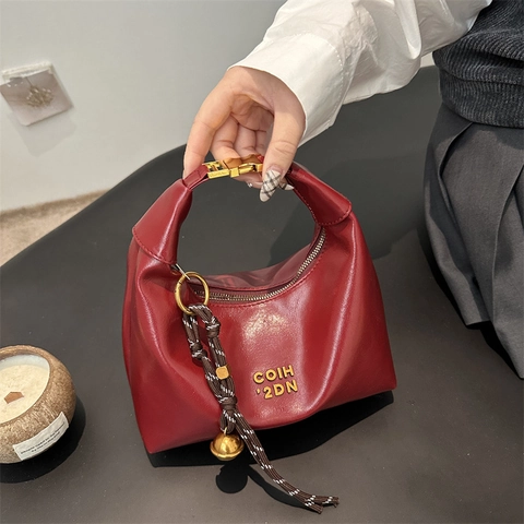 Women Vintage PU Leather Crescent Hobo Bag Metallic Letters Fashion Elegant Underarm Shoulder Bag For Daily Commuting