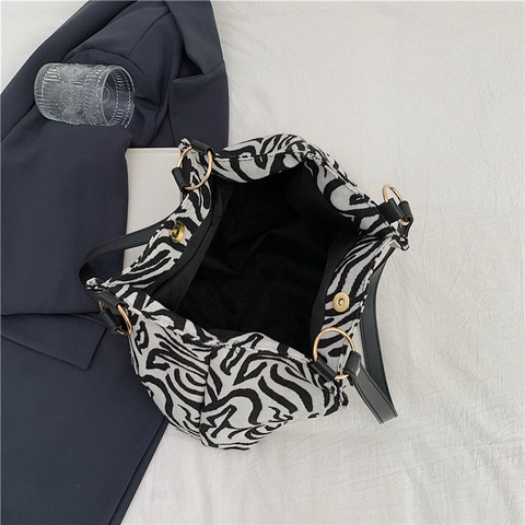 Borsa Tote Con Stampa Zebra Grande Capacità Borsa A Spalla In Tela Con Anelli In Metallo Dorato Per Donna Casual