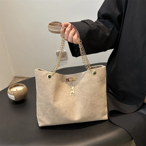 Große Damen Tragetasche Corduroy Wildleder Textur Ketten Schultergurt Hirsch Anhänger Retro Casual Schultertasche
