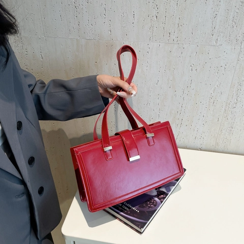Women Rectangular Shoulder Bag Glossy PU Leather Underarm Bag Minimalist Commuter Design Metal Buckle Solid Color Handbag
