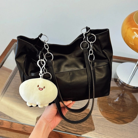 Borsa Tote In Pelle PU Grande Capacità Per Donna Borsa A Spalla Minimalista Con Catena Argentata E Ciondolo In Peluche