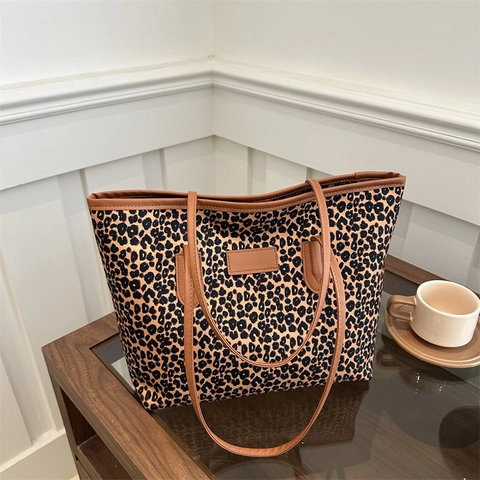 Luipaardprint Tote Bag Dames Grote Capaciteit Nylon Schoudertas Urban Simpel Modieus Trendy Voor Dagelijks Woon-werkverkeer
