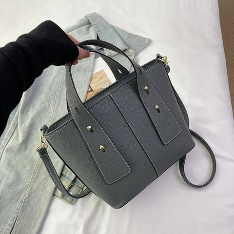 Women PU Leather Litchi Grain Tote Bag Contrast Stitching Rivet Crossbody Bag Gold Hardware Handbag Shoulder Bag Daily Use
