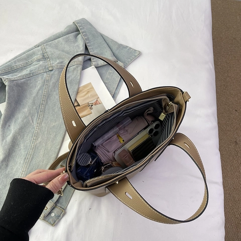 Women PU Leather Litchi Grain Tote Bag Contrast Stitching Rivet Crossbody Bag Gold Hardware Handbag Shoulder Bag Daily Use
