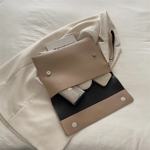 Envelope Clutch Bag Women Elegant PU Leather With Silver Metal Bow Wrist Strap Minimalist Large Capacity Handbag