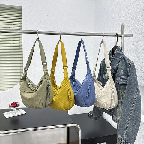 Women Nylon Crescent Crossbody Bag Large Capacity Casual Half Moon Shoulder Bag With Adjustable Strap Dumpling Style