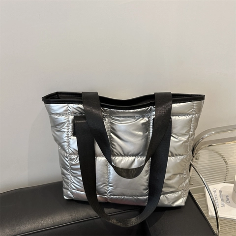 Sac Fourre-tout Rembourré Matelassé Grande Capacité Sac À Main En Nylon Métallique Pour Femmes Style Brillant