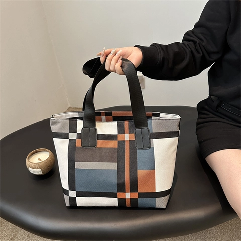 Color Block Geometrische Karo Tote Bag Große Kapazität Nylon Canvas Schultertasche Moderne Lässige Damen Pendeltasche