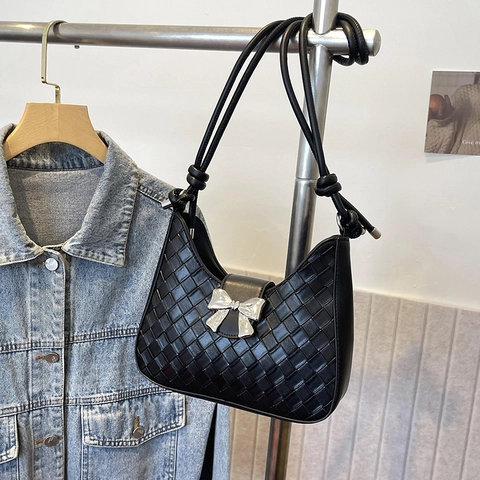 Gewebte Schultertasche Aus PU Leder Mit Silberner Metallschleife Geflochtene Achseltasche Hobo Tasche Für Damen