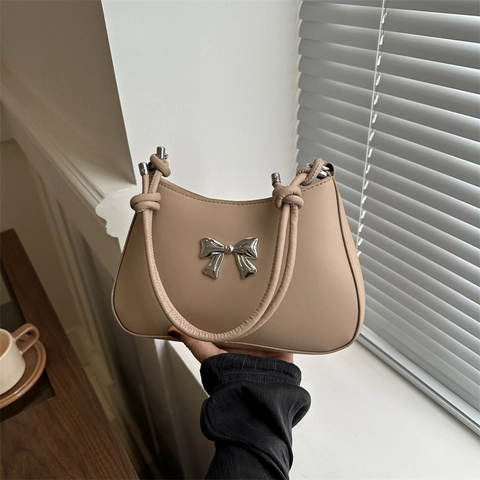 Trendy Metal Bow Women PU Leather Shoulder Bag Urban Minimalist Solid Color Underarm Bag Hobo Handbag Fashion Daily Commute