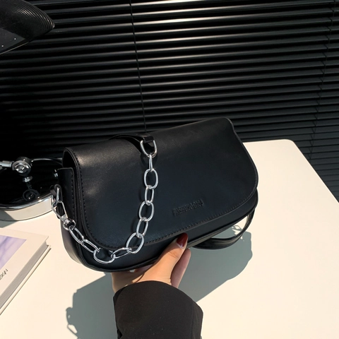 Borsa A Tracolla Da Donna In Pelle PU Moda Borsa A Sella Con Catena Argentata Chiusura A Patta Minimalista Colore Solido