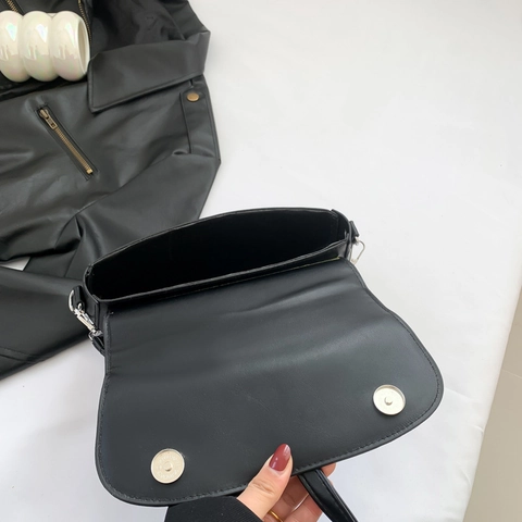Borsa A Tracolla Da Donna In Pelle PU Moda Borsa A Sella Con Catena Argentata Chiusura A Patta Minimalista Colore Solido