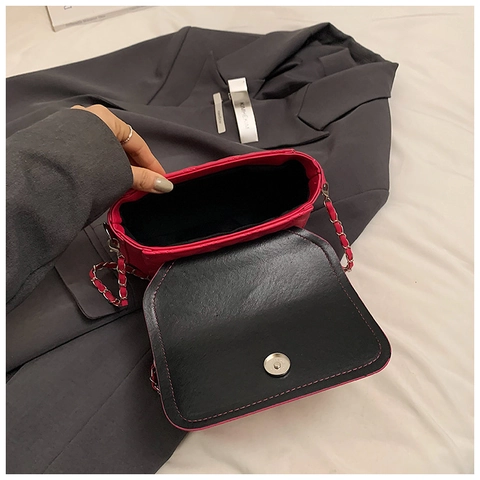 Women Quilted PU Leather Crossbody Bag Metal Bow Decor Chain Shoulder Strap Elegant Small Square Flap Purse