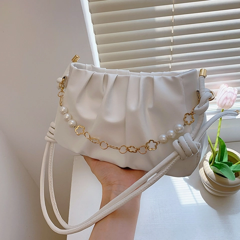 Women Ruched Crossbody Bag PU Leather Pleated Cloud Handbag With Artificial Pearl Flower Chain Elegant Shoulder Bag For Party