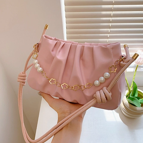 Women Ruched Crossbody Bag PU Leather Pleated Cloud Handbag With Artificial Pearl Flower Chain Elegant Shoulder Bag For Party