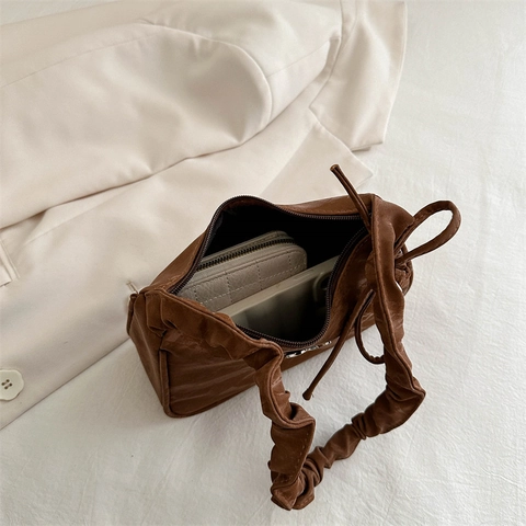 Butterfly Decor Pleated Shoulder Bag PU Leather Scrunched Handle Underarm Hobo Bag Chic Y2K Style Women Handbag