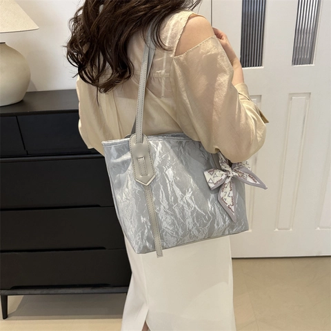 Women Pleated PU Leather Tote Bag Large Capacity Commute Shoulder Bag With Decorative Satin Scarf Fashion Casual