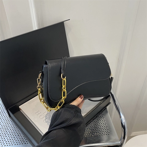 Minimalistische Dames Schoudertas PU Leer Gouden Ketting Decoratie Flap Baguette Okseltas Handtas
