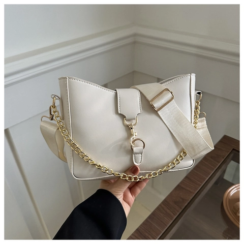 Fashion PU Leather Shoulder Bag For Women Urban Simple Solid Color Crossbody Bag With Wide Strap Gold Chain Metal Clasp Daily Handbag