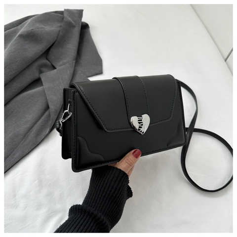 Borsa A Tracolla Da Donna Moda Pelle PU Fibbia A Cuore Argento Patta Piccola Borsa A Spalla Quadrata Stile Street Trendy