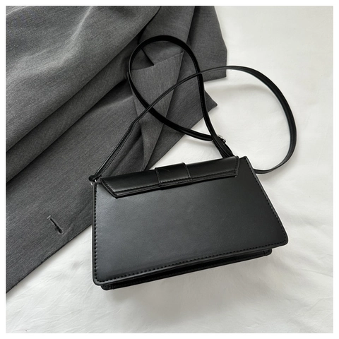 Borsa A Tracolla Da Donna Moda Pelle PU Fibbia A Cuore Argento Patta Piccola Borsa A Spalla Quadrata Stile Street Trendy