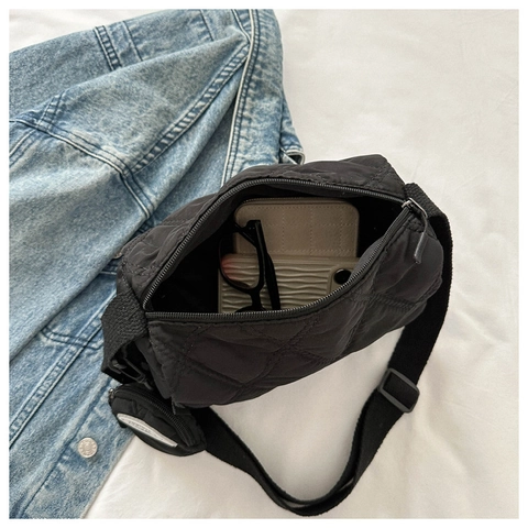 Gewatteerde Crossbody Tas Grote Capaciteit Nylon Puffer Schoudertas Met Ronde Portemonnee Modieuze Streetstyle Voor Dames