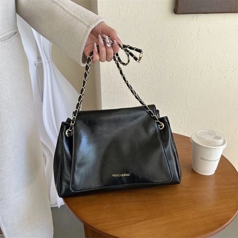 Borsa A Tracolla Da Donna In Pelle PU Lucida Con Catena In Metallo Patta Borsa Capiente Elegante Per Tutti I Giorni