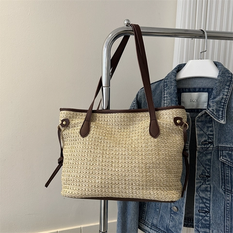 Women Straw Woven Tote Bag Large Capacity Shoulder Handbag Summer Beach Vacation Minimalist Style With PU Leather Straps Rivets