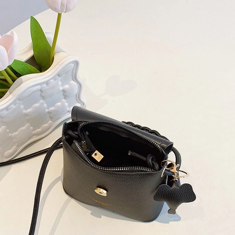 Women Litchi Pattern PU Leather Crossbody Bag Chic Square Flap Shoulder Purse With Elephant Pendant Braided Strap