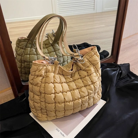 Sac Cabas Matelassé Pour Femmes Nylon Bulle Sac À Épaule Avec Chaîne Métallique Grande Capacité Décontracté