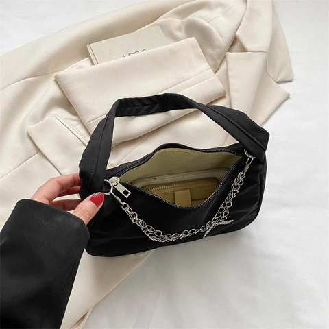 Bolso De Axila Para Mujer Hobo Nylon Con Cadena De Metal Mariposa Plateada Color Sólido Bolso De Hombro Moda Estilo Y2K