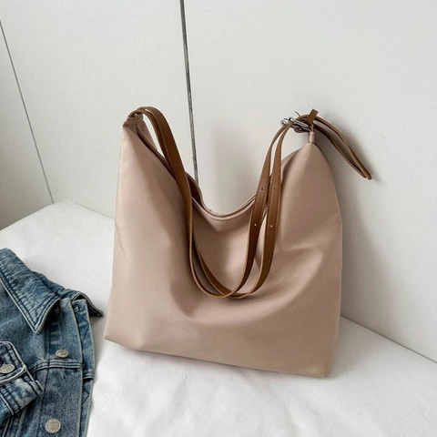 Grande Borsa Hobo In IT Nylon Stile Minimalista Casual Borsa A Spalla Da Donna Con Tracolla In Pelle Regolabile
