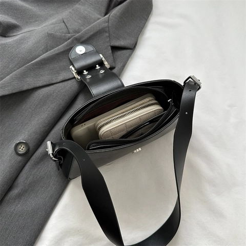 Retro PU Leather Underarm Bag For Women Minimalist Baguette Shoulder Bag With Large Silver Buckle Trendy Versatile Design