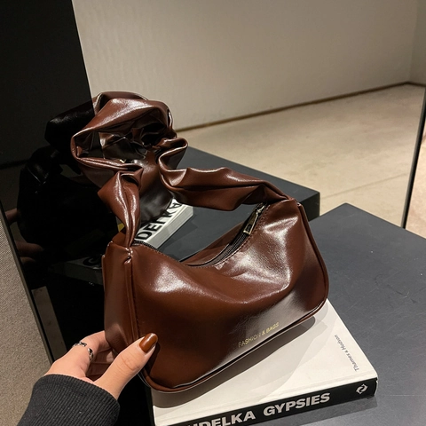 Sac Baguette En Cuir PU Brillant Femmes Poignée Scrunchie Plissée Sac À Épaule Sous L'aisselle Style Niche Rétro Mode