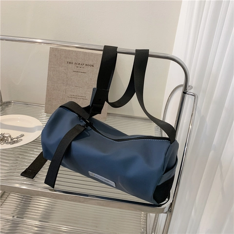 Cilindrische Crossbody Tas Nylon Waterdicht Met Verstelbare Riem En Zijvak Van Gaas Sportieve Casual Schoudertas Voor Dames